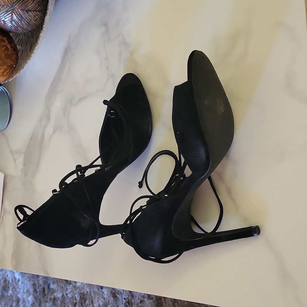 Shoes - Picture 3 of 4
